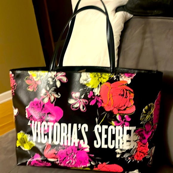 Victoria’s Secret Bag - Picture 1 of 2